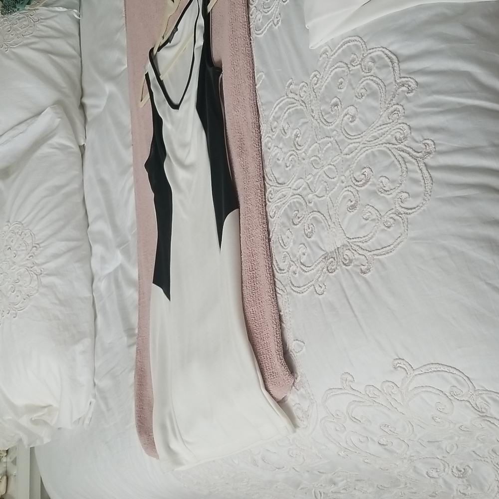 DRESSY BLACK AND WHITE SHORT LENGTH